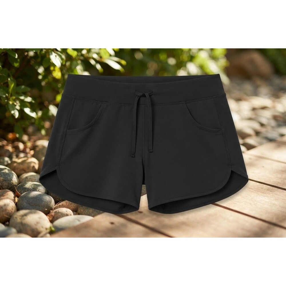 Magellan Outdoors Fish Gear Women XL Black Water Repellent Hiking Fishing Shorts